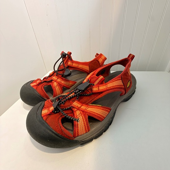Keen Shoes - Keen Whisper Womens 8 Red Orange Waterproof Closed Toe Hiking Sport Sandals